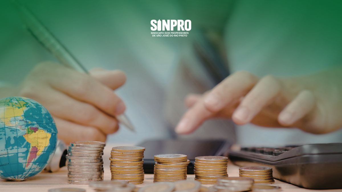 Reajuste salarial na Educação Básica 2026 garante reposição da inflação e aumento real para professores